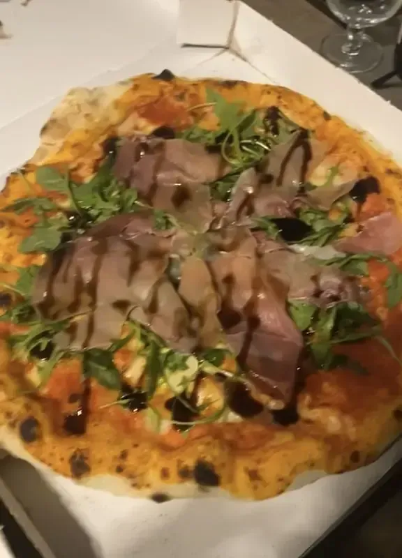 Pizza diavola à Serrières